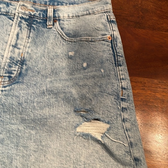 Old Navy Sky-Hi (Extra High Rise) Denim Short - Picture 3 of 5